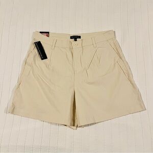 BANANA REPUBLIC Cream Buttoned Shorts